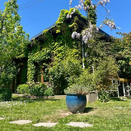 A La Campagne Bed and breakfast